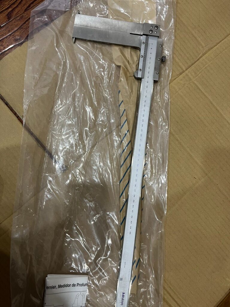 Mitutoyo 0-450mm Caliper thumbnail