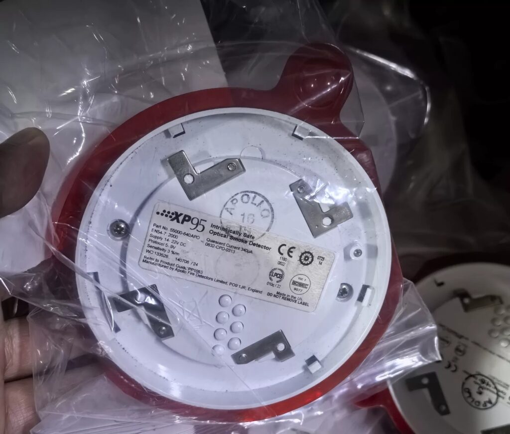 APOLLO XP95 Optical Smoke Detector 55000-640APO thumbnail