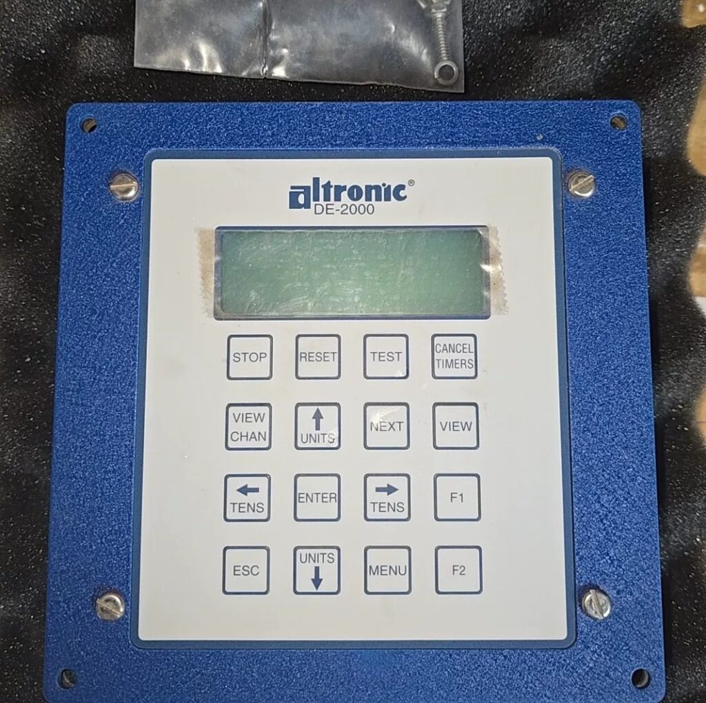 Altronic Engine Control Panel DE-2000 thumbnail