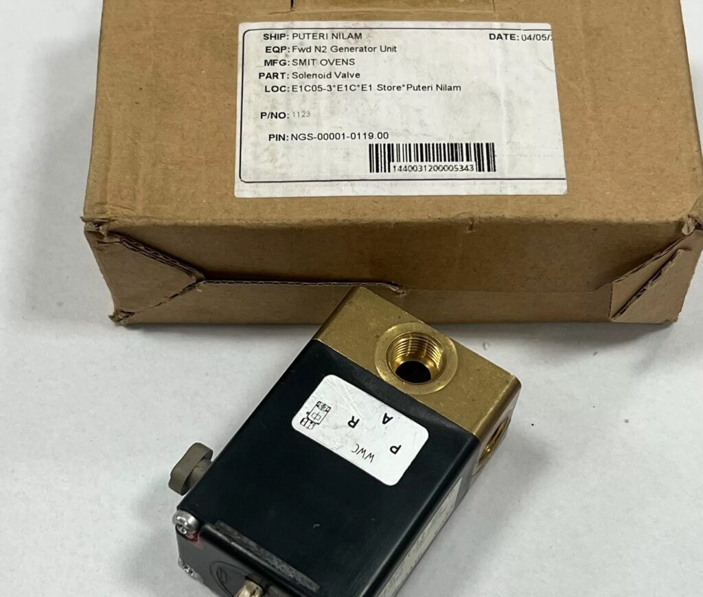 Burkert Solenoid Valve 0330 C 3.0 thumbnail