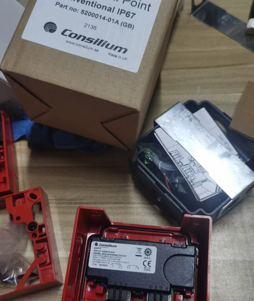 Consilium Manual Call Point MCP-C 520 thumbnail