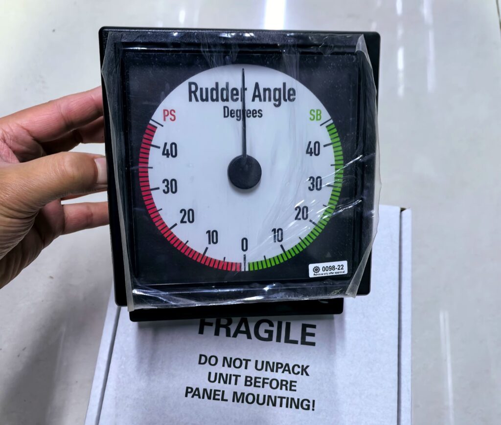 DEIF Rudder Angle Indicator BW144 thumbnail