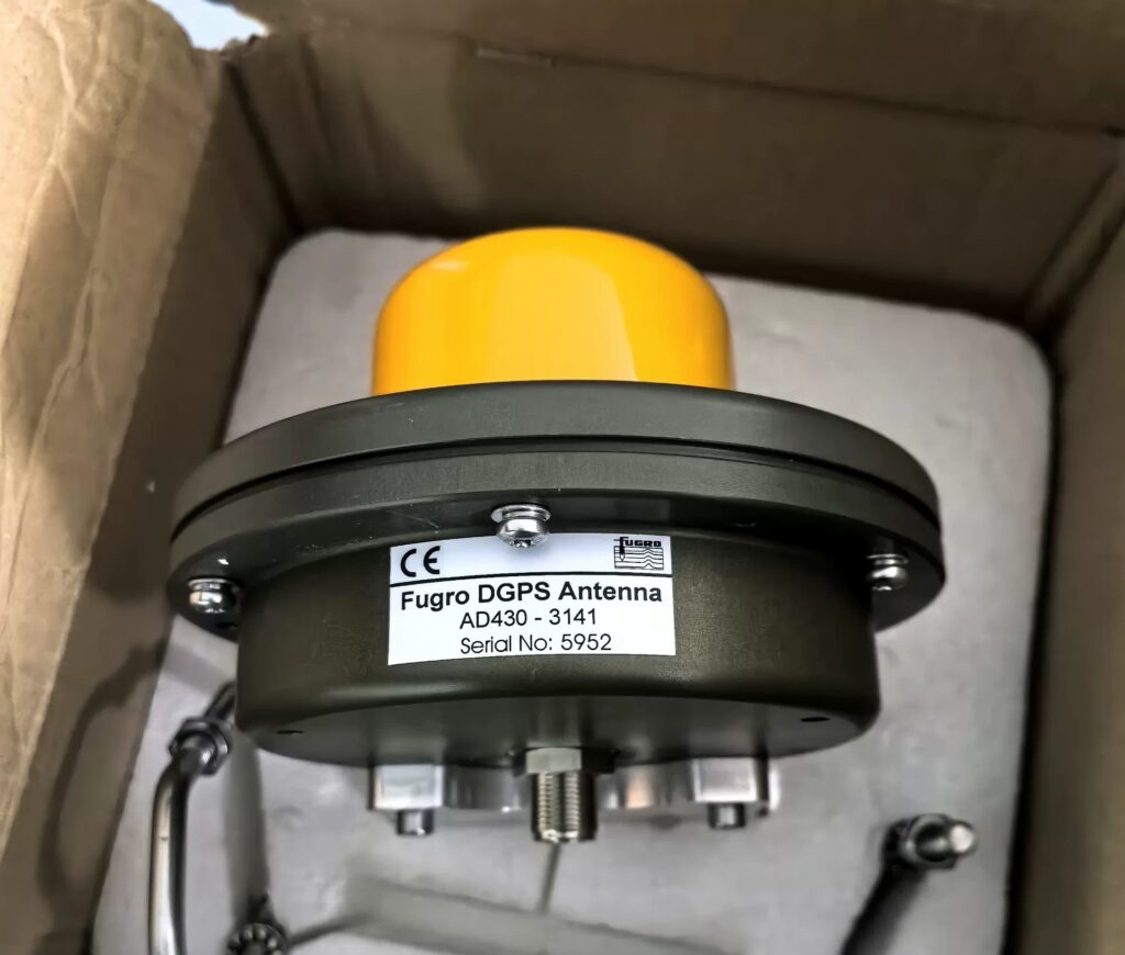 Fugro DGPS Antenna AD430-3141 thumbnail