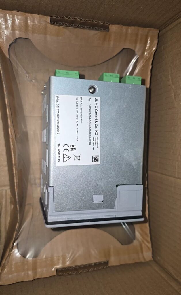 Jumo Multichannel Liquid Analyzer AQUIS touch P thumbnail