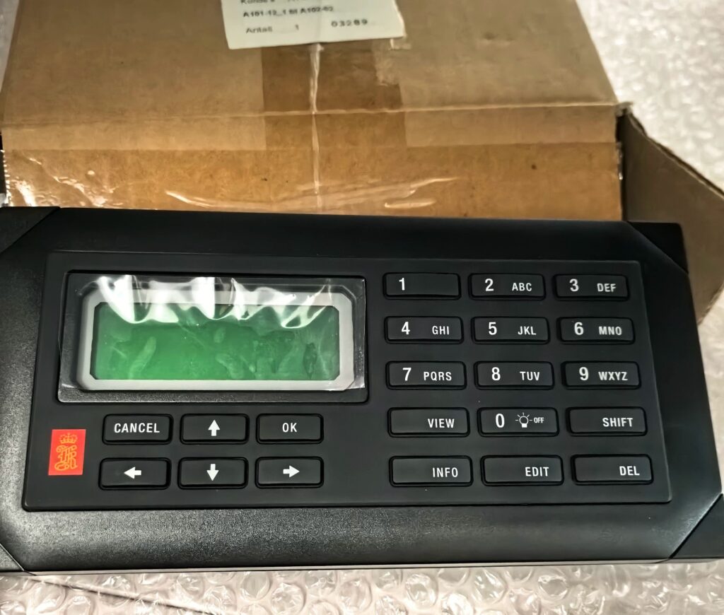 KONGSBERG AIS200 Keyboard Display A102-02 thumbnail