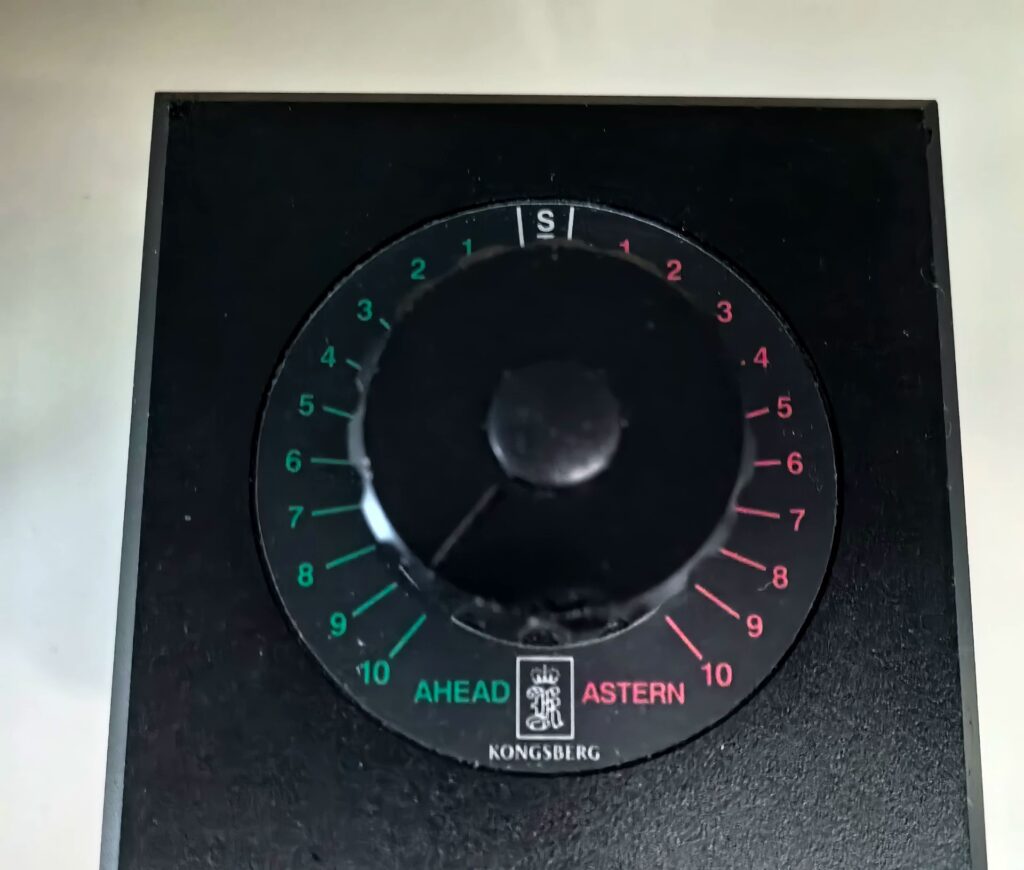 KONGSBERG Engine Telegraph LF80-01-33 U2 thumbnail