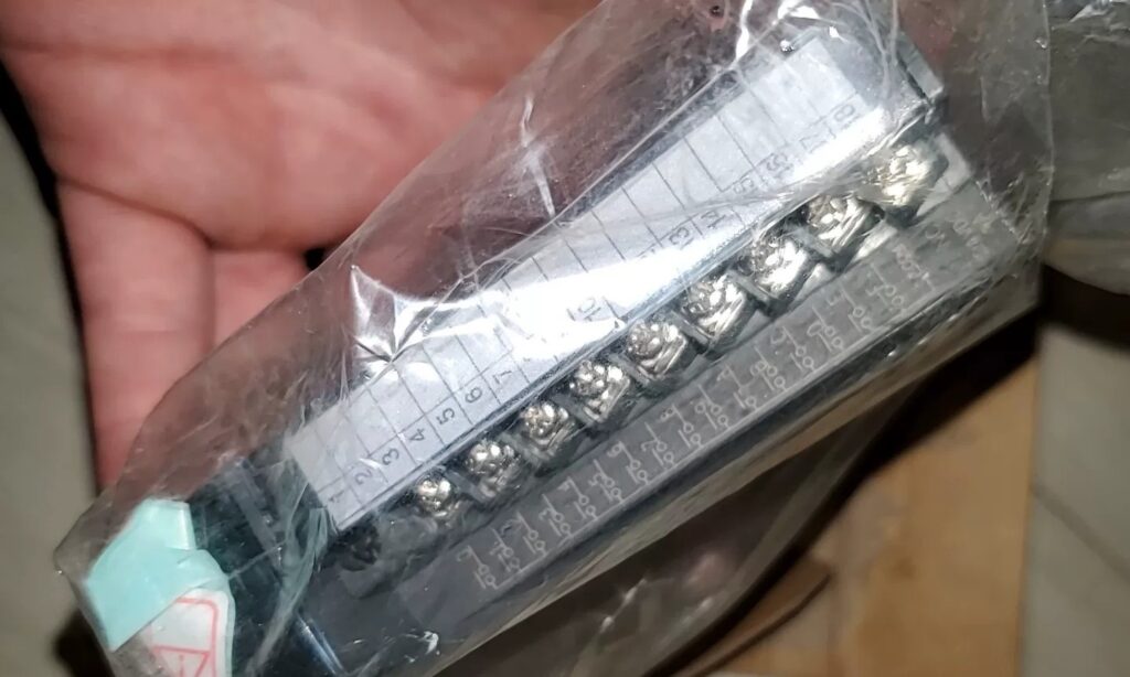 Mitsubishi PLC Module QX40 thumbnail