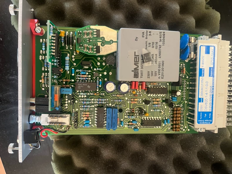 Dynisco DSV620-1-4-1-1-0-0 Pressure Amplifier thumbnail