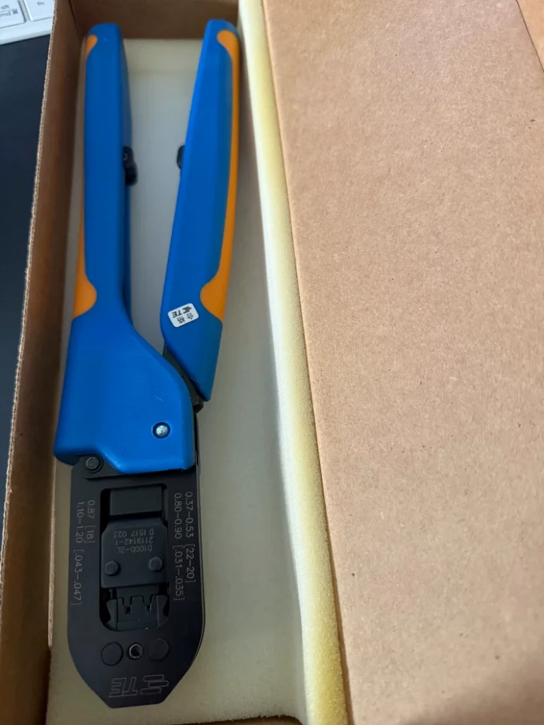 AMP Hand Crimping Tools 2119142-1 2119143-1 2119141-1 thumbnail