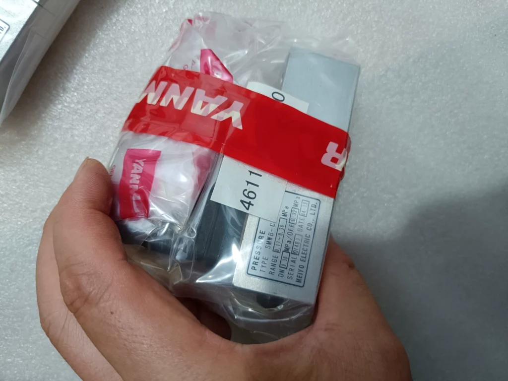 YANMAR Pressure Switch SMWB-D SMWB-C 46111-045480 46111-045460 thumbnail