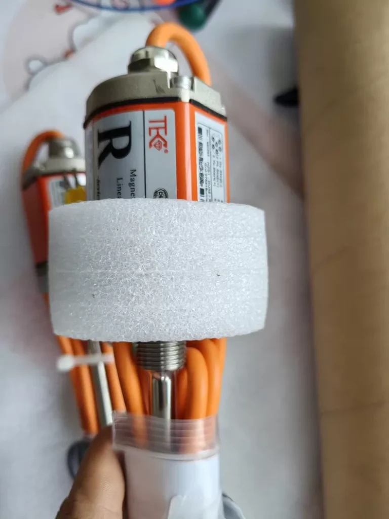TEC RH-M0200-HZS1-DU02-R101-LHG displacement sensor thumbnail