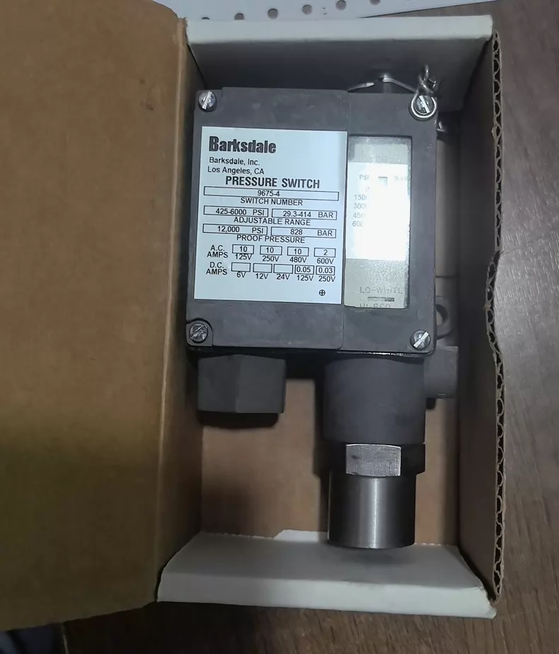 Barksdale Pressure Switch 9675-4 Range 425-6000PSI