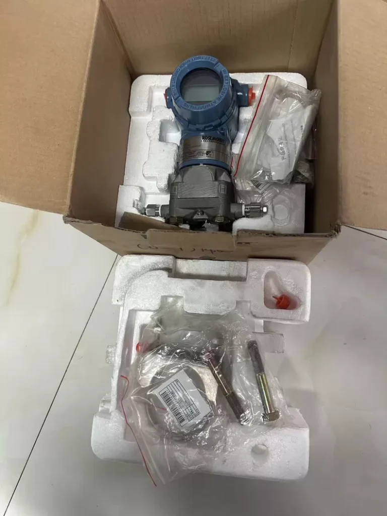 Rosemont 3051CD1A22A1BB4M5DF pressure transmitter thumbnail