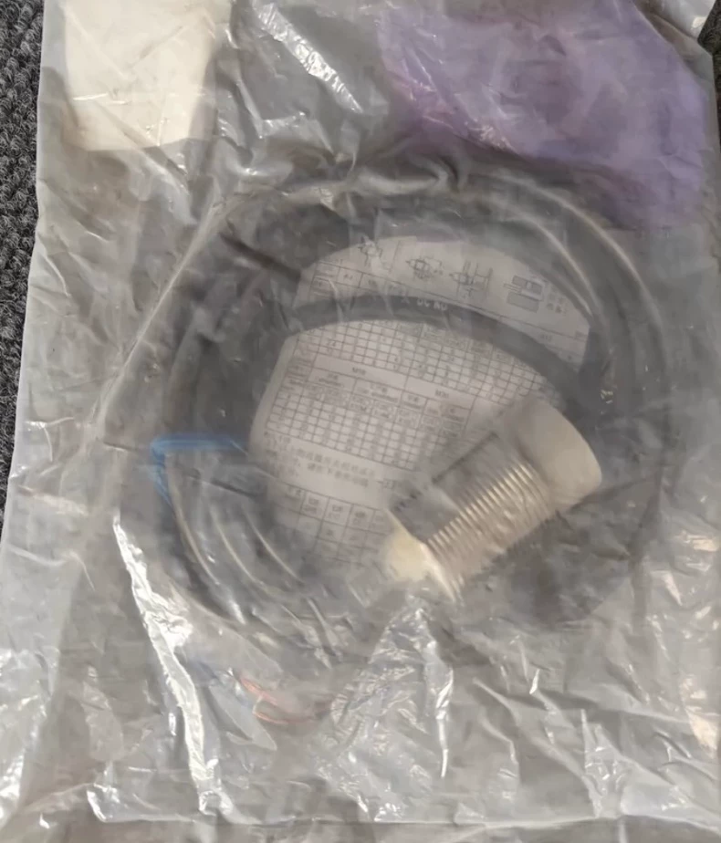 Omron Proximity Sensor E2E-X20MD1