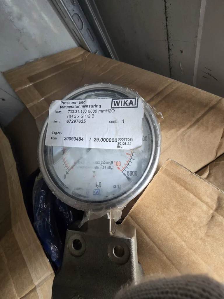 WIKA733.31.100/ 6000 mmH2O Pressure Gauge thumbnail
