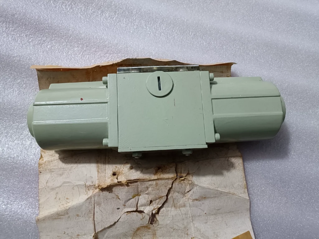KAWASAKI Solenoid Valve DE10P-10-210-DD24AL-L70 thumbnail