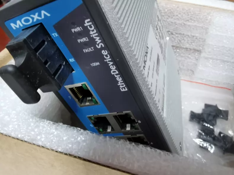 MOXA EDS-308-M-SC switch thumbnail