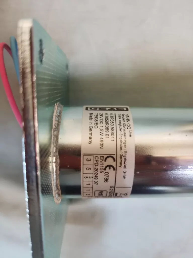 GEZE 24V door closer thumbnail