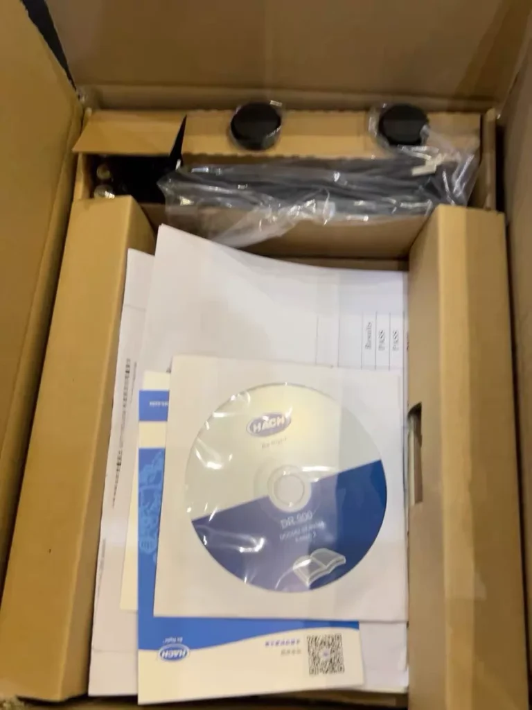 Hach DR900 Multiparameter Portable Colorimeter thumbnail