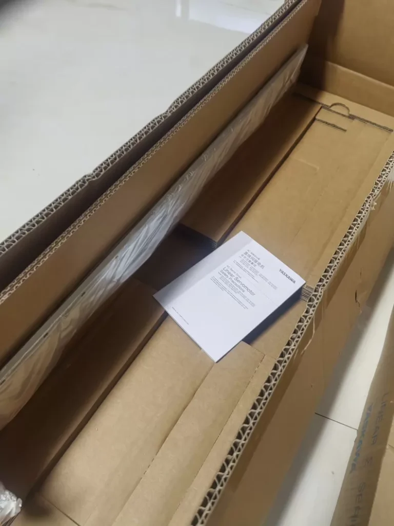 YASKAWA SGLFM2-30630C Linear motor thumbnail