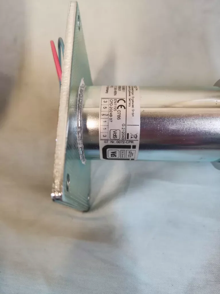 GEZE 24V door closer thumbnail