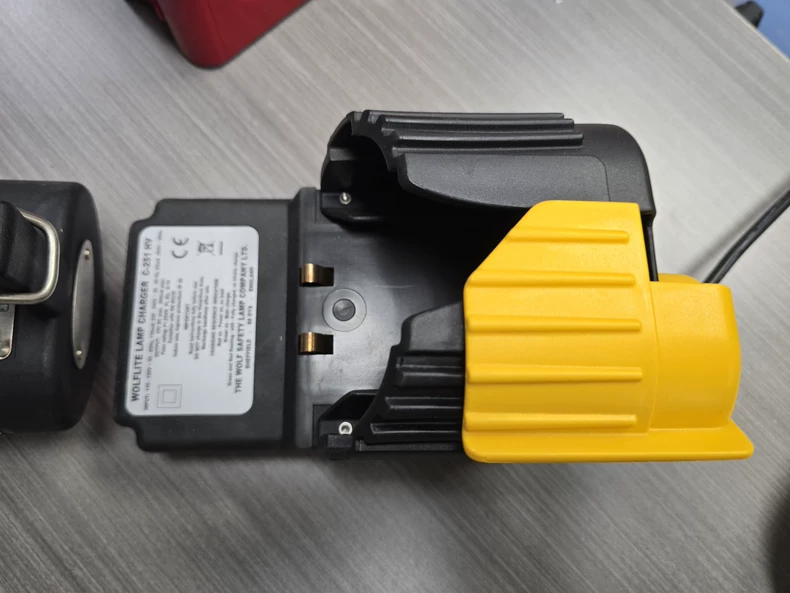 Wolf H-251A handheld lamp thumbnail
