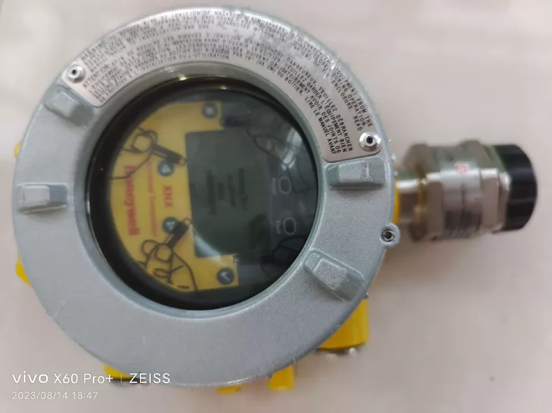 Honeywell 11-KB4BO-0120X Gas probe transmitter thumbnail