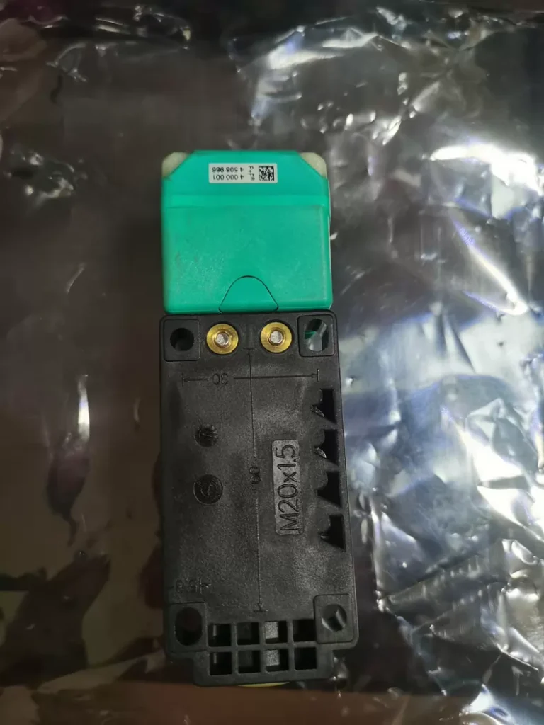 P+F Explosion-proof proximity switch thumbnail