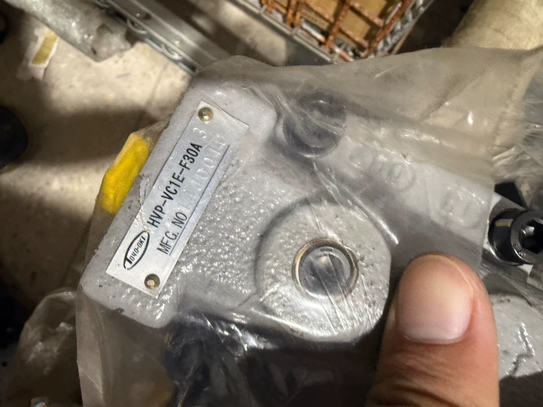 TOYOOKI PUMP HVP-VC1E-F30A3 MOTOR N-HEM220TNCTX