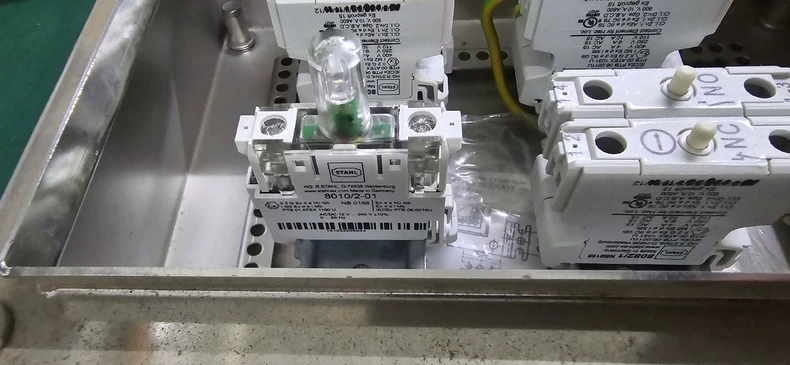 STAHL 8125/5061-2 Control Unit thumbnail
