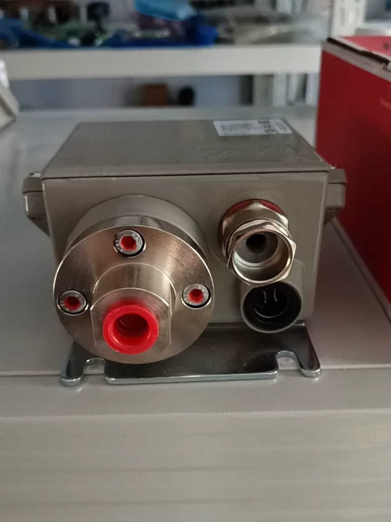 Danfoss Pressure Sensor KPS43 060-312066 thumbnail