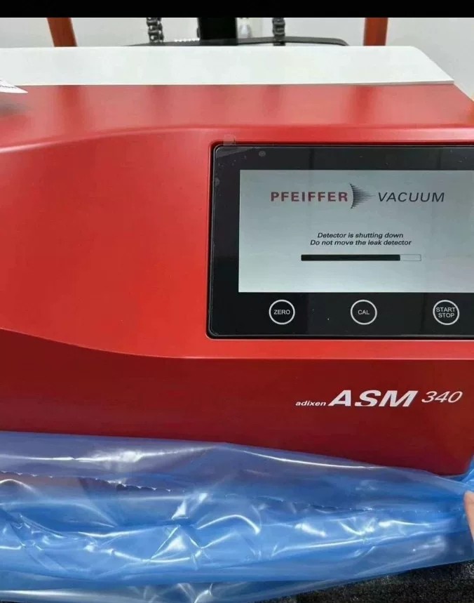 Pfeiffer Helium Mass Spectrometer Leak Detector ASM340 thumbnail