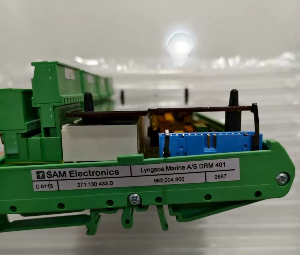 SAM Electronics Relay Module DRM401 thumbnail