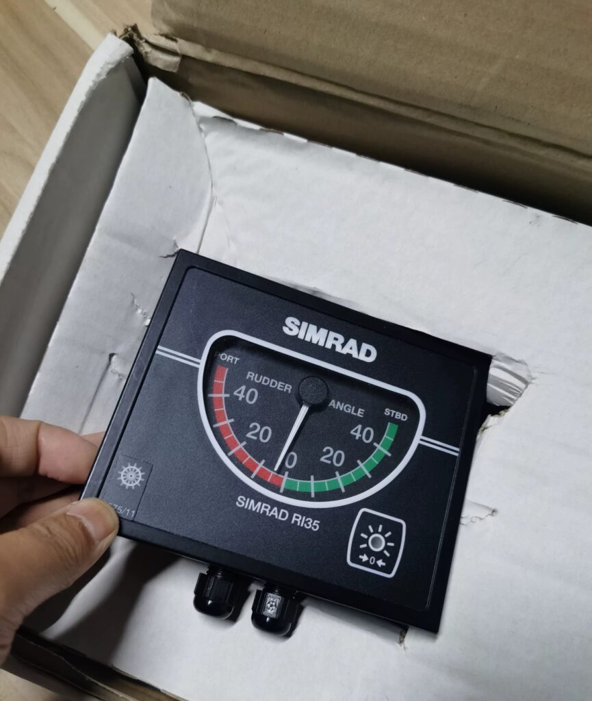 SIMRAD Rudder Angle Indicator 22085146 thumbnail