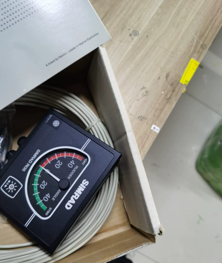 SIMRAD Rudder Angle Indicator 22085146 thumbnail