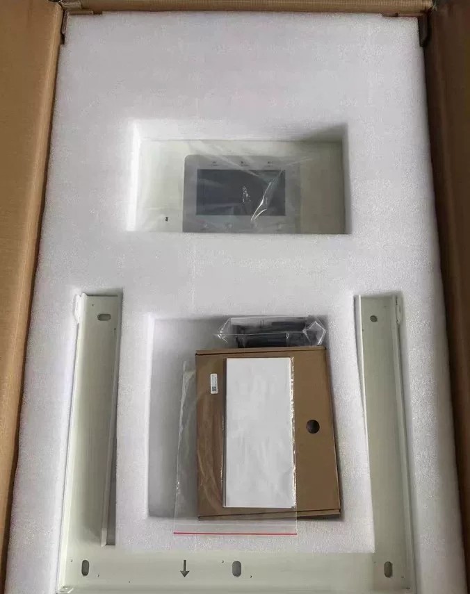 Solis Hybrid Inverter S6-EH3P 30K-H thumbnail