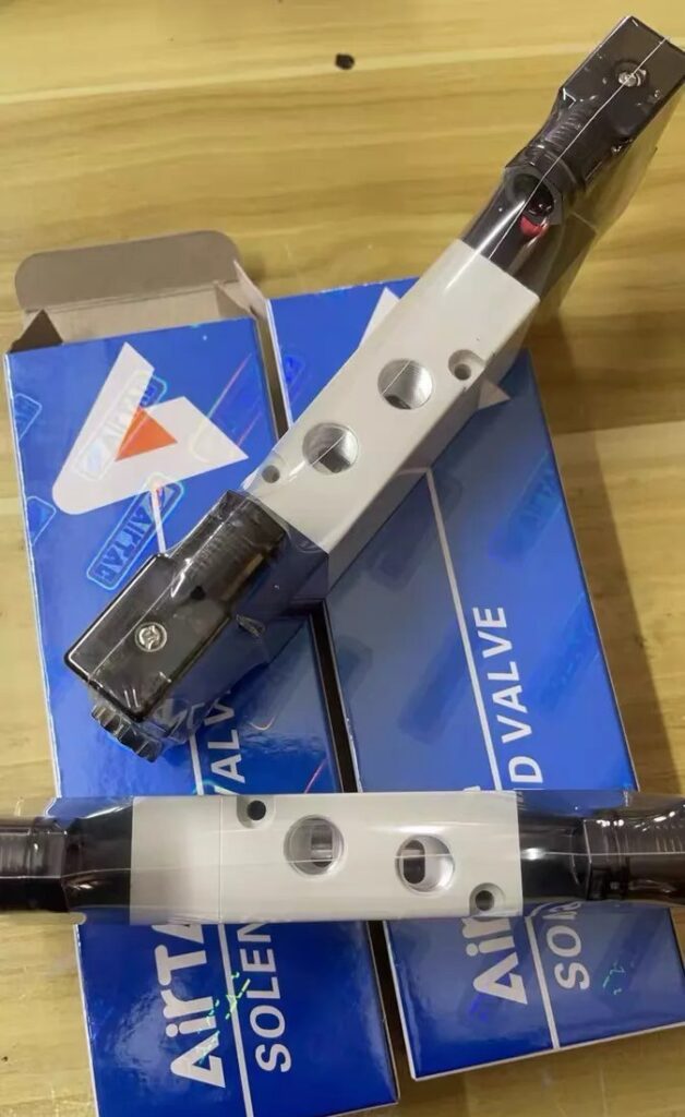 AirTAC Solenoid Valve 4V330C08B / 4V330C08A