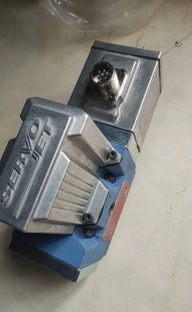 MOOG Servo Valve D661-4561C