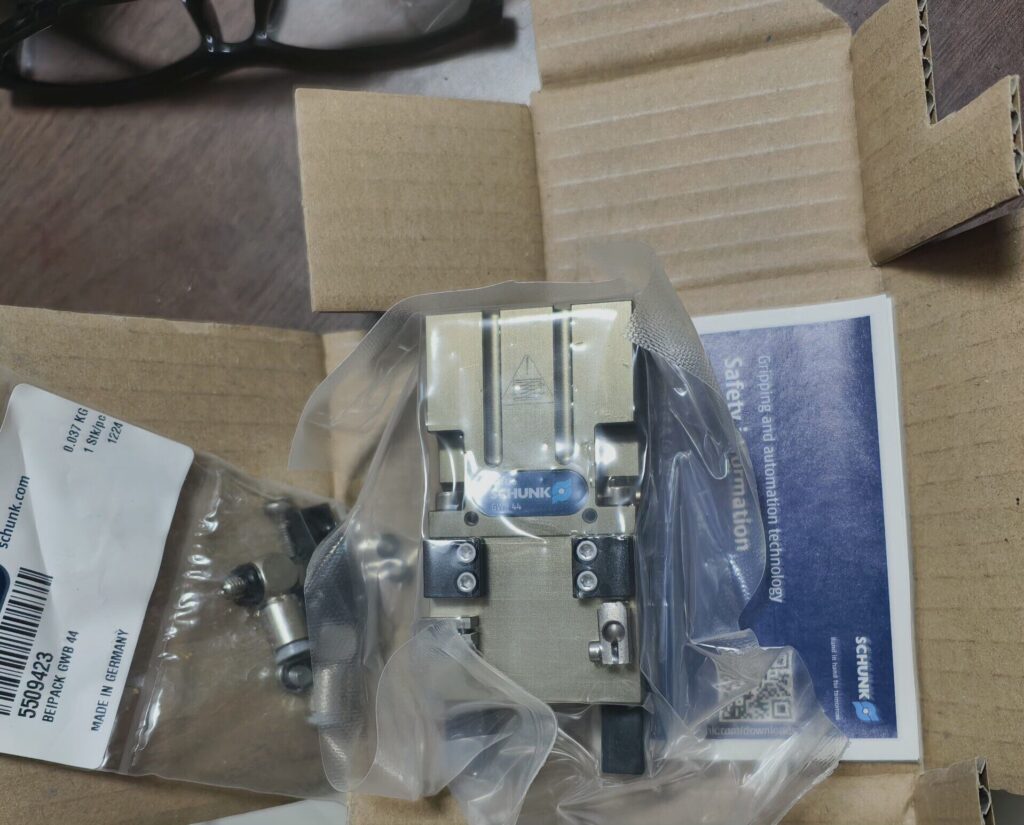 SCHUNK Pneumatic Gripper GWB44