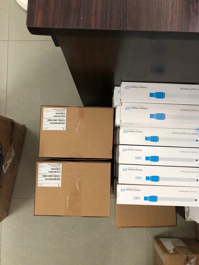 Endress+Hauser Ultrasonic Level Transmitter FMU30-AAHEAAGGF-5M thumbnail