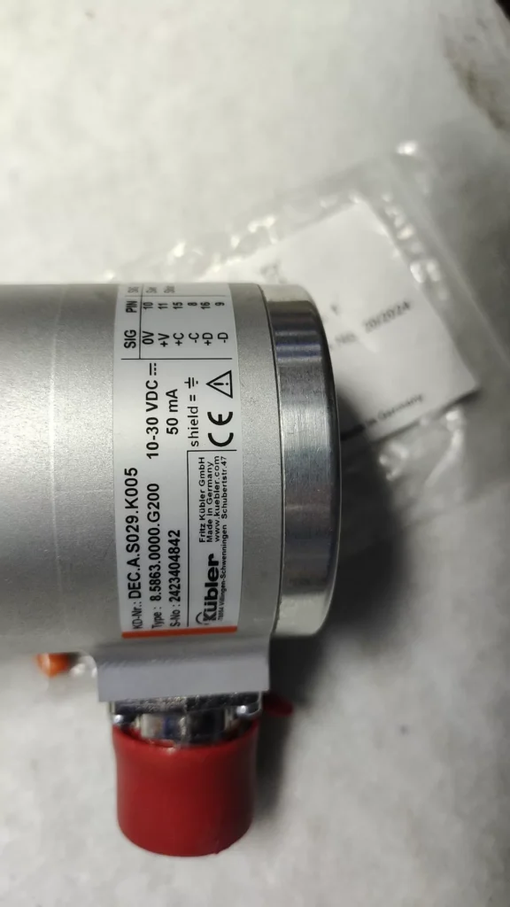 Kuebler Absolute Encoder 8.5853.0000.G200 (DEC.AS029.K005) thumbnail