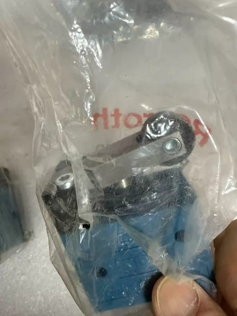 Rexroth Valve REXROTH+3630070000 thumbnail