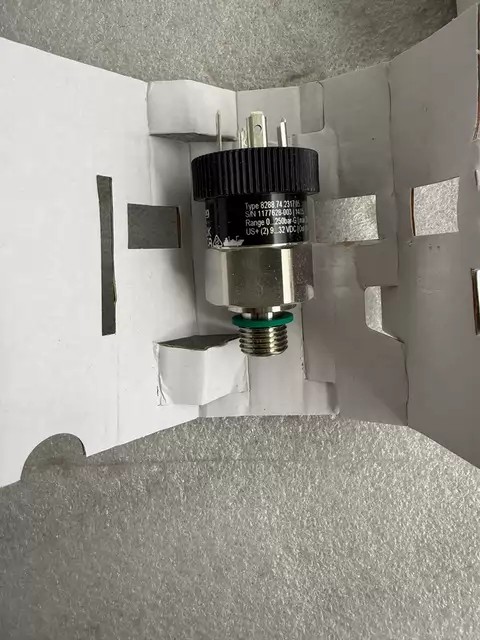 Trafag Pressure Transmitter 0-250bar-G thumbnail