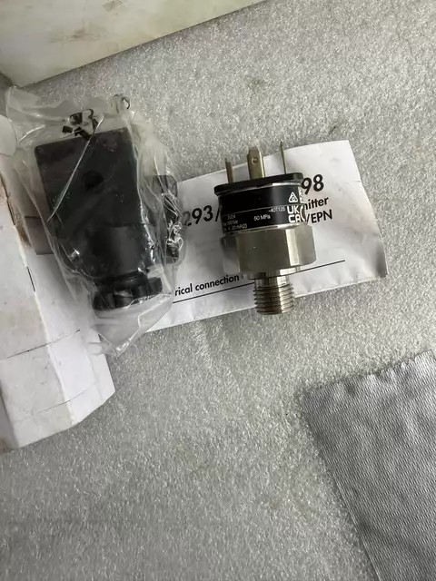 Trafag Pressure Transmitter 8298.74.2517 thumbnail
