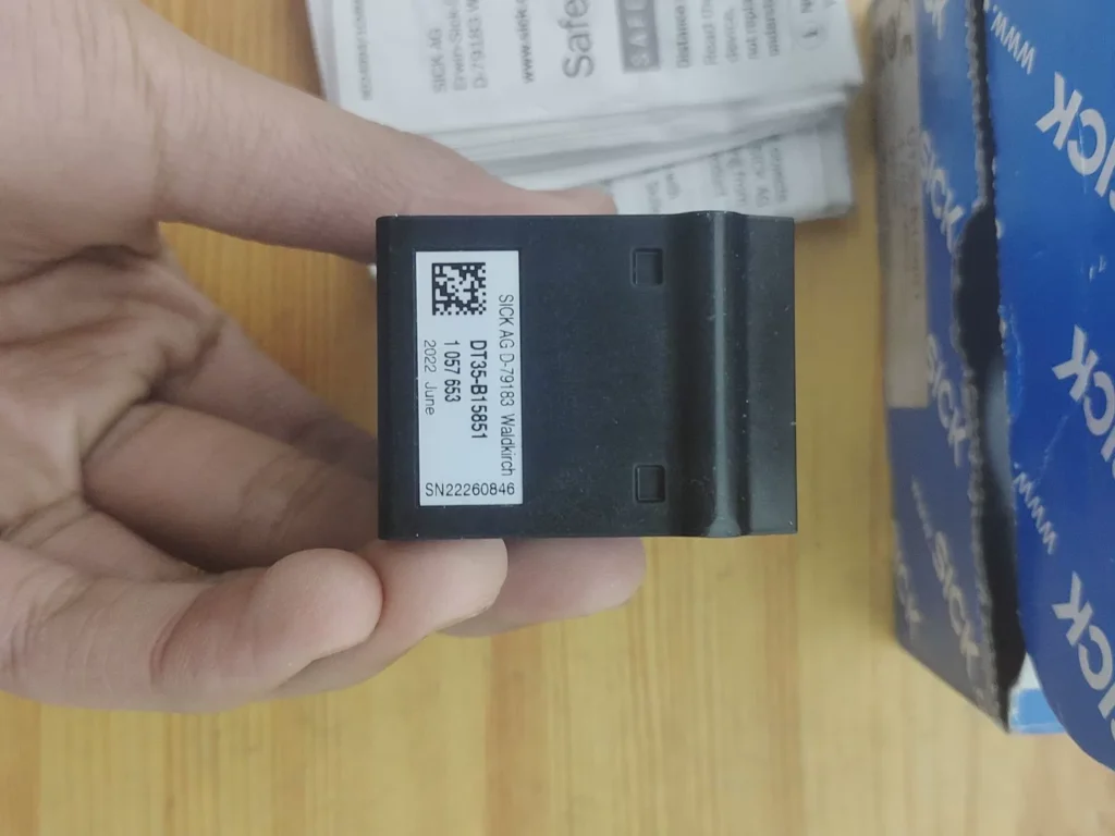 SICK Laser Distance Sensor DT35-B15851 thumbnail