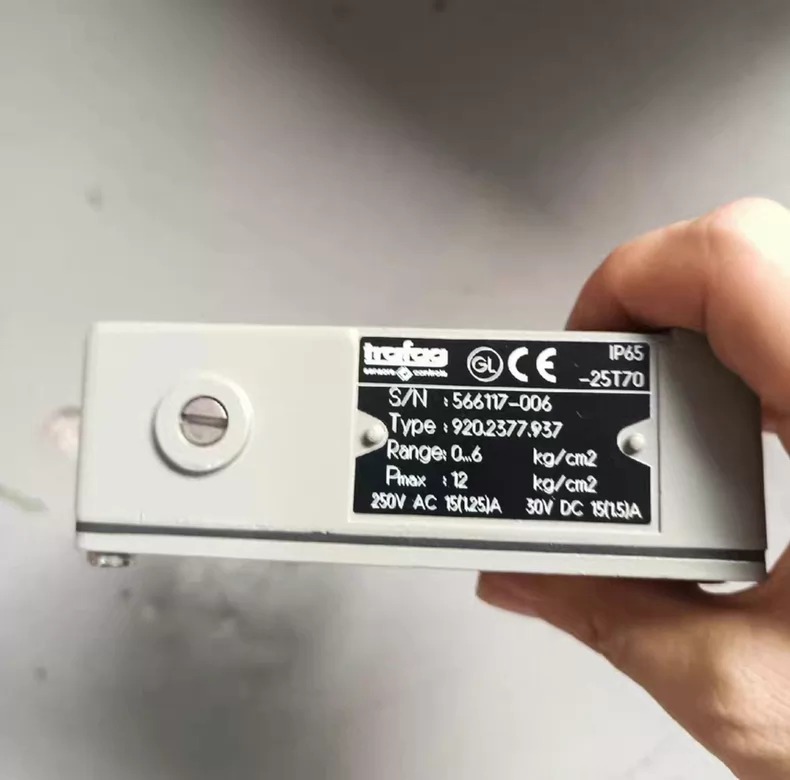 Trafag Pressure Switch 920.2377.937 0-0.6 thumbnail