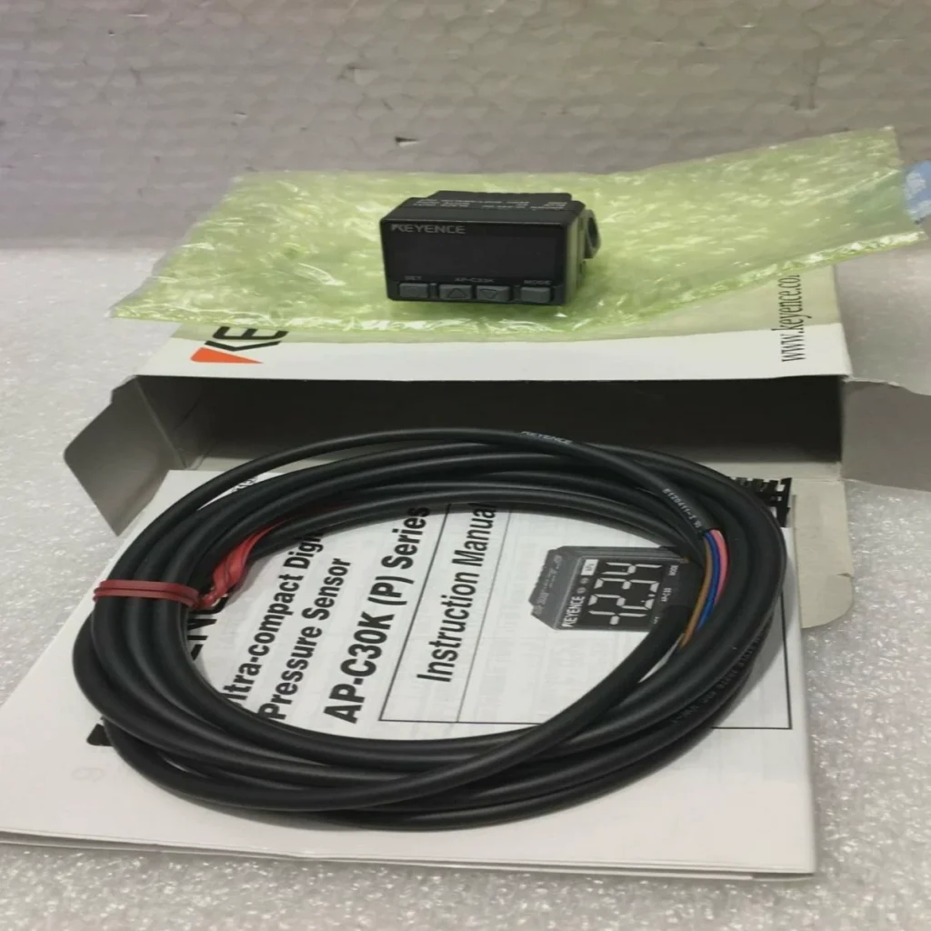 Keyence compact digital pressure sensor AP-C33K