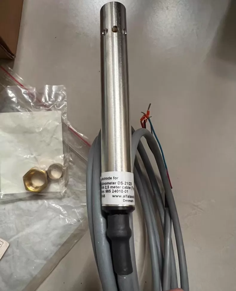 Alfa Laval Fresh Water Generator Salinity Sensor DS-21/23 thumbnail
