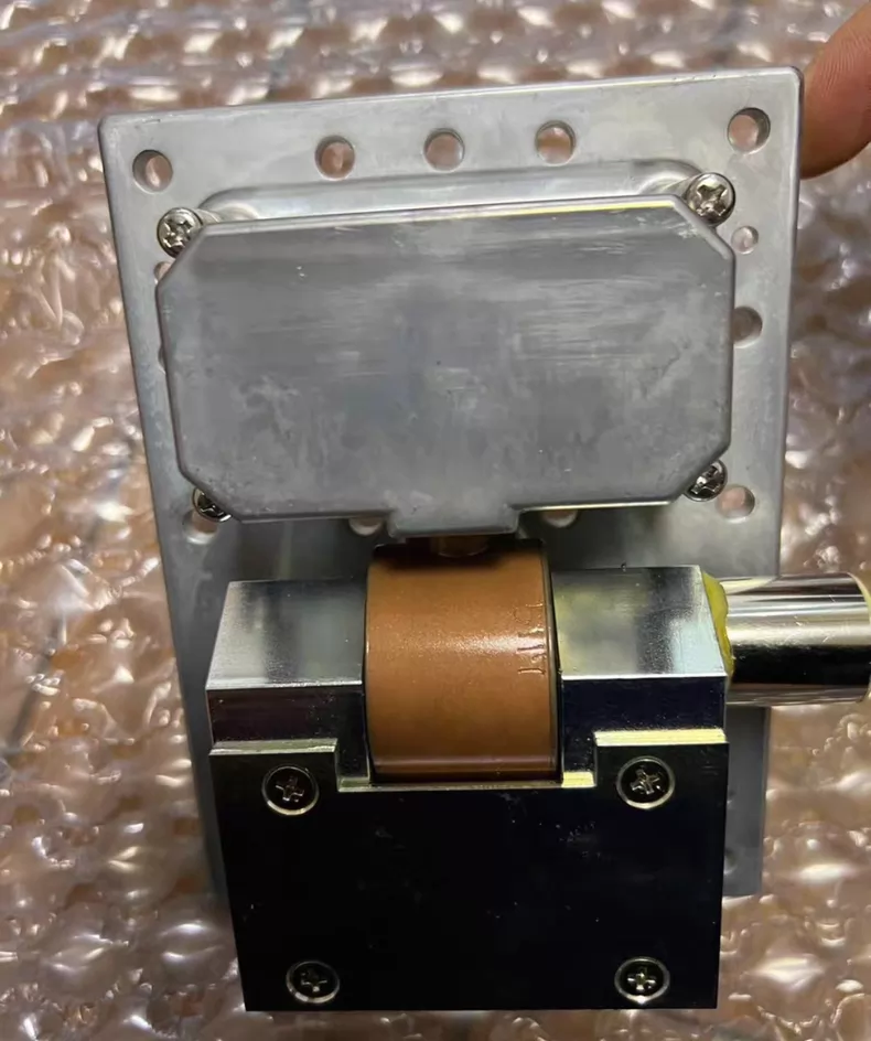 JRC Radar Magnetron M1555 thumbnail