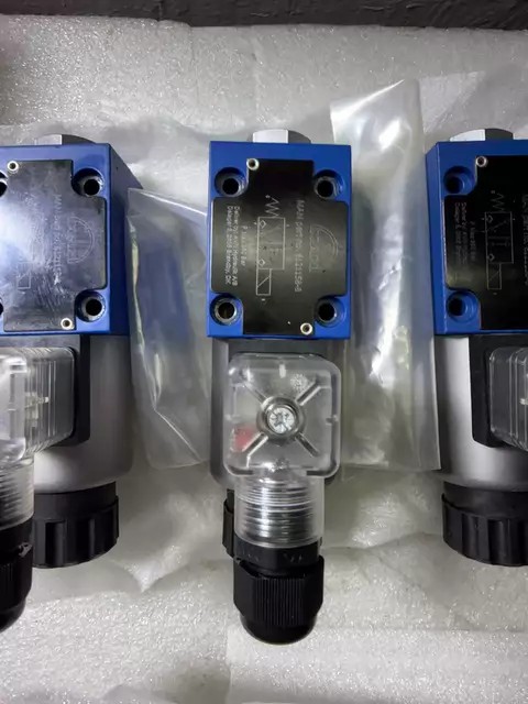 MAN Valve 6121158-8 thumbnail